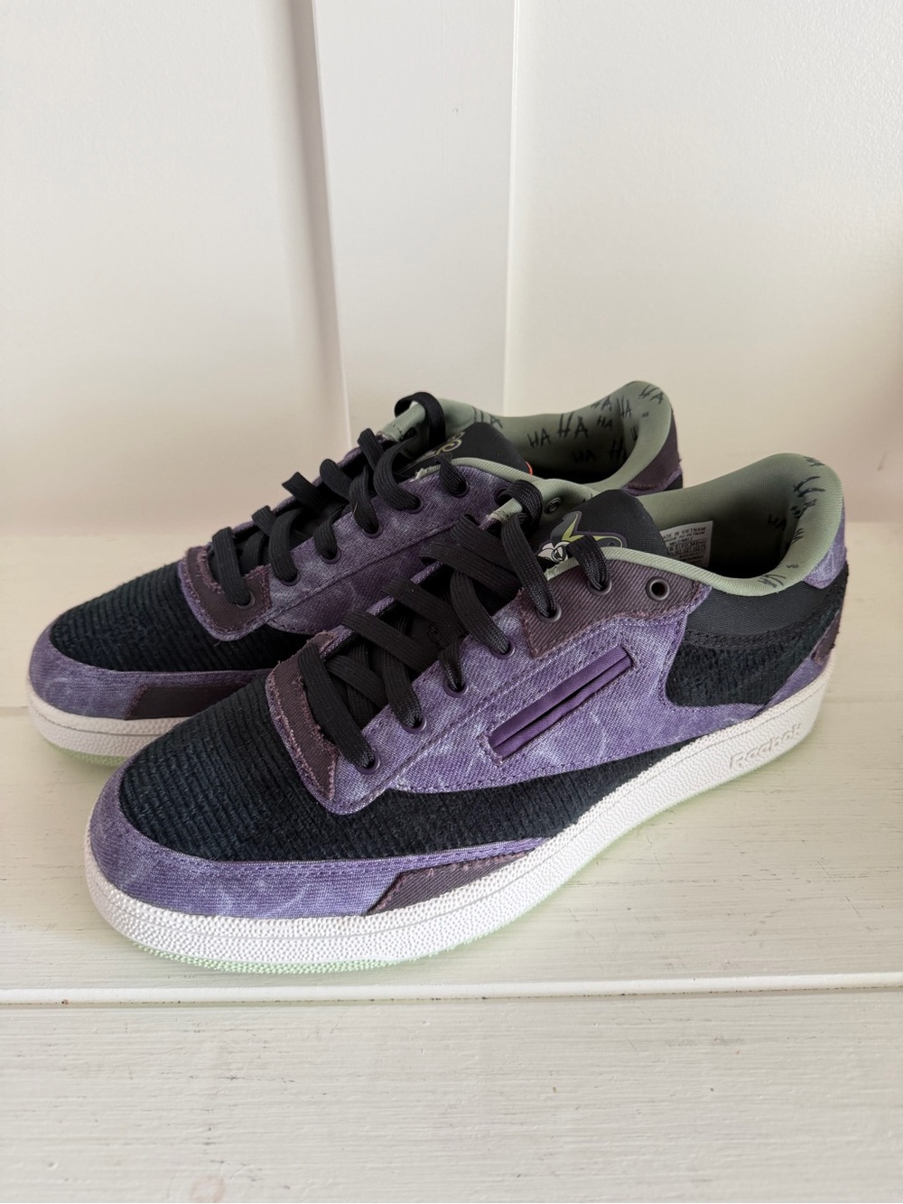 Reebok DC The Joker Club C 85 x DC Mens 9.5 Purple Corduroy Sneakers HQ4573 Shoe